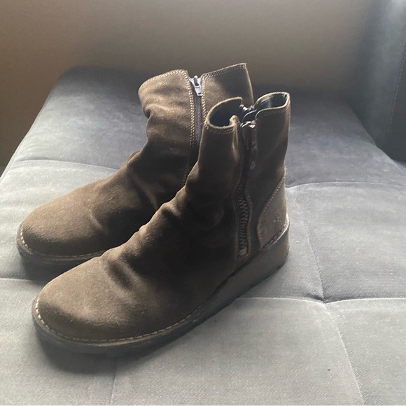 FLY LONDON MONG ANKLE BOOT WITH CHUNKY ZIP 7.5 - Picture 10 of 10